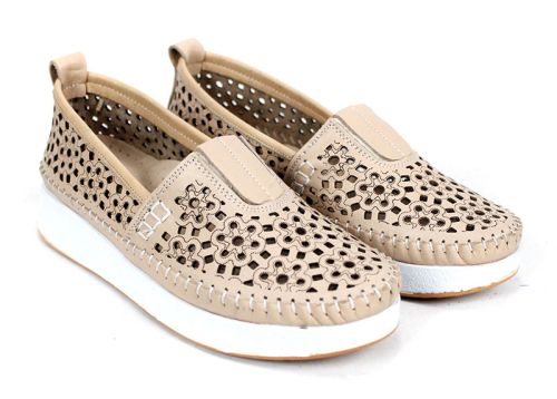 Mira Flow – леки дамски летни обувки от естествена кожа в бежово