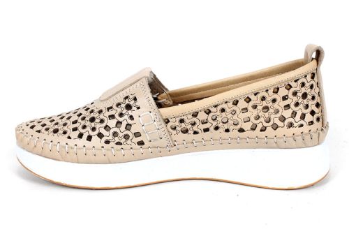 Mira Flow – леки дамски летни обувки от естествена кожа в бежово