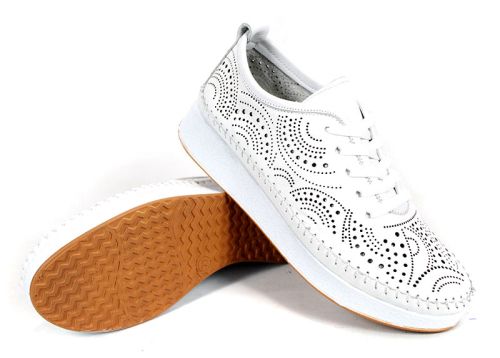 Бели дамски обувки Luna Soft с олекотено ходило и мемори стелка