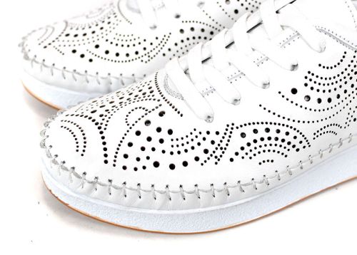 Luna Soft – дамски летни обувки от бяла естествена кожа с перфорация