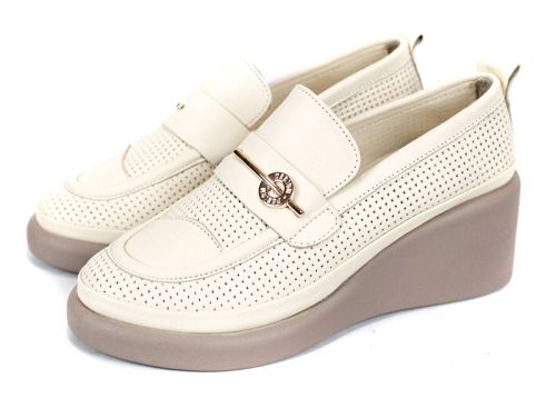 City Aura – дамски летни обувки от естествена кожа с перфорация и клин платформа