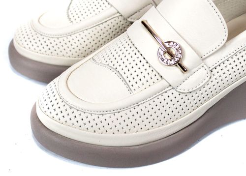 City Aura – дамски летни обувки от естествена кожа с перфорация и клин платформа