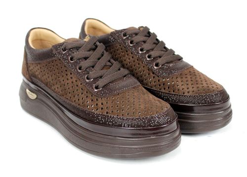 Bella Form – дамски летни обувки от естествен велур с перфорация в тъмно кафяво