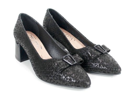 Mirela One – дамски официални обувки от естествена кожа с релефна шарка