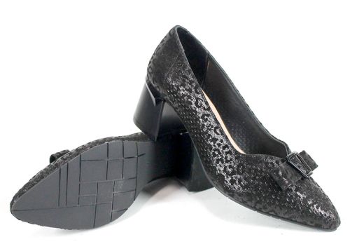 Mirela One – дамски официални обувки от естествена кожа с релефна шарка