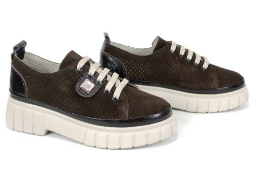 Nova Grace дамски обувки от естествен велур с перфорация и бежово ходило