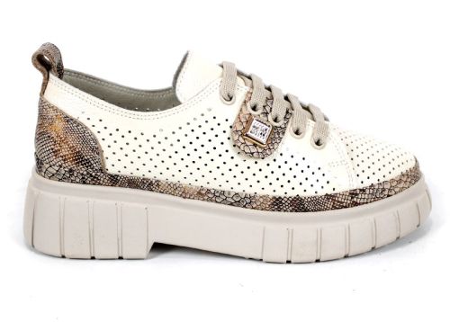 Nova Grace – дамски летни обувки от естествен лак със ситна перфорация в бежово