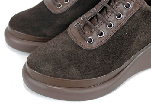 Дамски меки обувки Linea Ease от естествен велур и кожа в тъмно кафяво