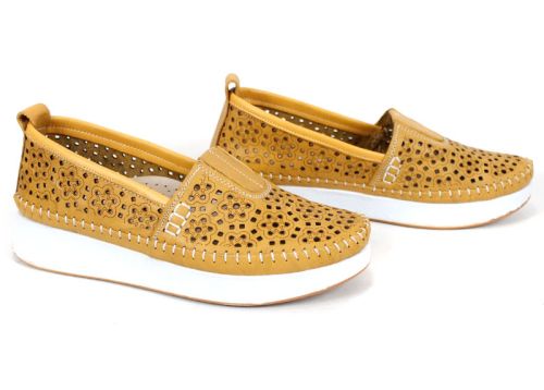 дамски летни обувки Mira Flow естествена кожа горчица перфорация