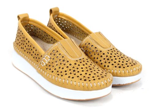 Mira Flow – дамски летни обувки от естествена кожа в цвят горчица