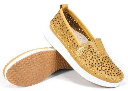 дамски жълти кожени обувки с перфорация Mira Flow