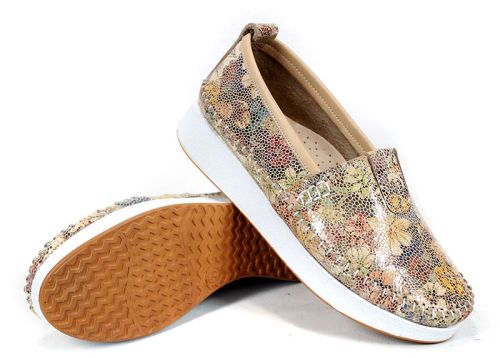 леки дамски летни обувки Mira Flow бежов флорален принт