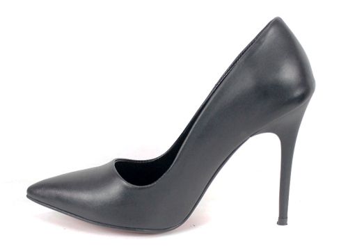 стилето обувки страничен изглед