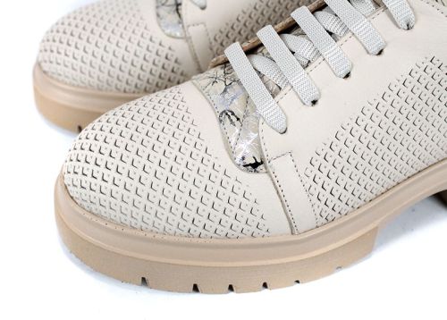 бежови дамски обувки от кожа с перфорация и масивно ходило Virella Arte