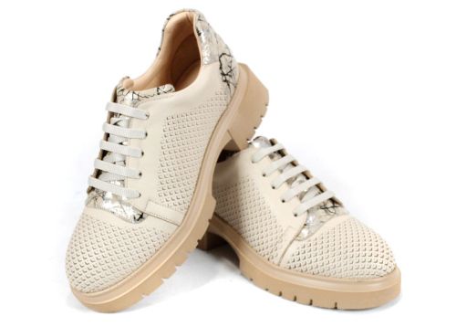 дамски летни обувки бежови релефна кожа с връзки и грайфер платформа