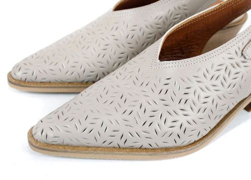 дамско сабо Aura Clara естествена кожа визон перфорация каубойски стил