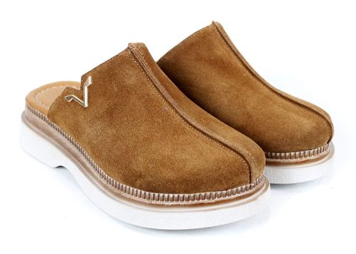 Дамско сабо Velvet Step – естествен велур и комфорт в светло кафяво