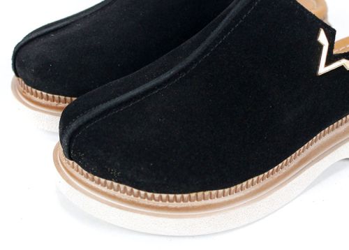 Дамско сабо Velvet Step – естествен велур и комфорт в черно