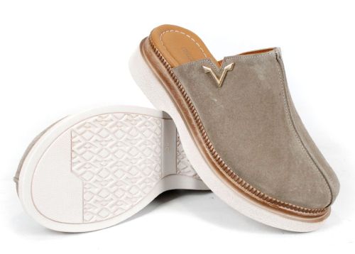 Сабо Velvet Step – мек велур и ежедневен комфорт в цвят визон