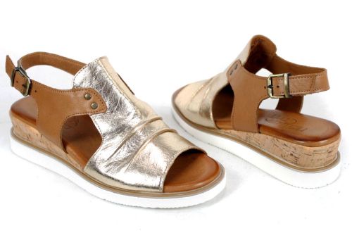 дамски сандали с платформа и катарама злато таба