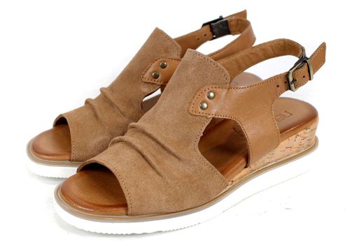 Luna Suave – дамски сандали от естествен велур и естествена кожа в светло кафяво