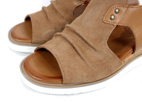 удобни дамски летни сандали от велур с каишка