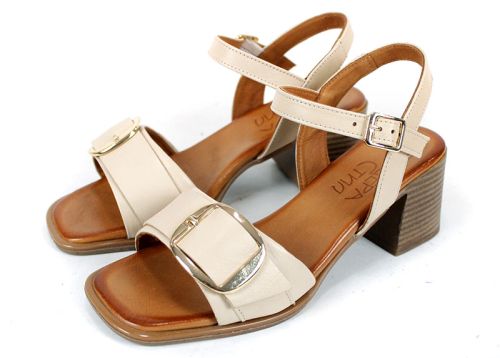 бежови дамски сандали на ток от естествена кожа