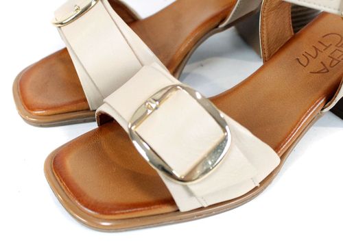 Silent Grace – дамски сандали на ток от естествена кожа в бежово