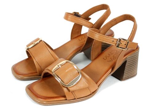 Silent Grace – дамски сандали на ток от естествена кожа в светло кафяво