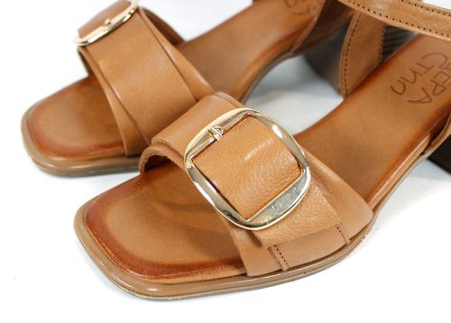 Silent Grace – дамски сандали на ток от естествена кожа в светло кафяво