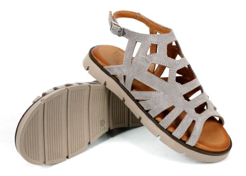 Soft Presence – дамски ежедневни сандали от естествен велур във визон с изрязана структура