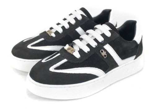 Dorelle Vita – дамски сникърси от естествен велур в черно с бели акценти