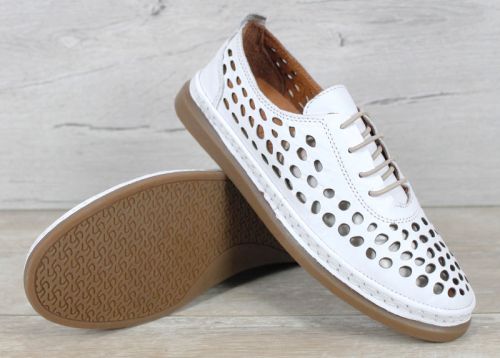 дамски летни обувки от естествена кожа бяло едра перфорация