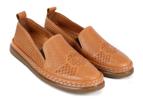 Летни обувки Selina Vanté – естествена кожа в светло кафяво със ситна перфорация