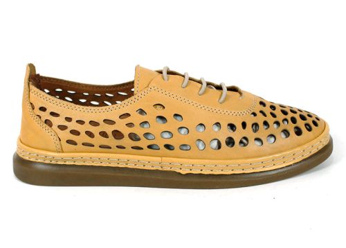 Летни обувки Soraya Lune – естествена кожа в жълто /горчица/ с едра перфорация