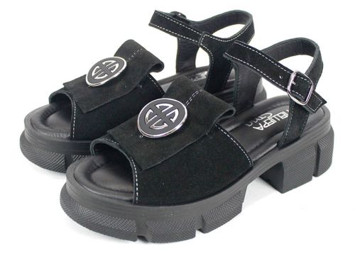 Alvera Mode – дамски сандали от естествен велур в черно с масивно ходило