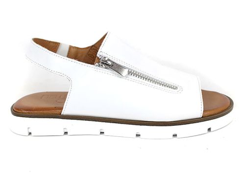 Viva Línea – бели дамски сандали с изчистен силует и модерен цип