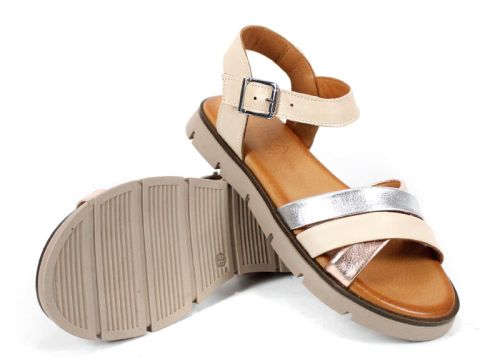 Clair Désir – елегантни дамски сандали в бежова гама с металик акценти