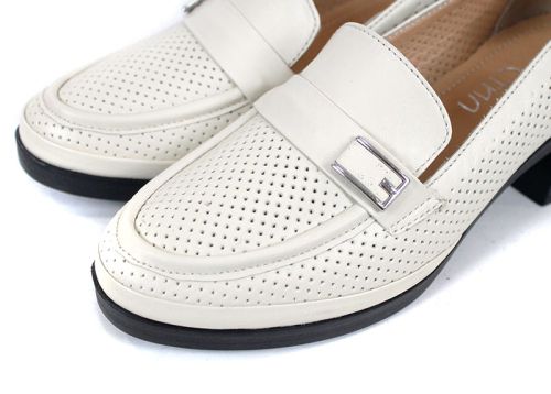 дамски обувки бежови естествена кожа перфорация