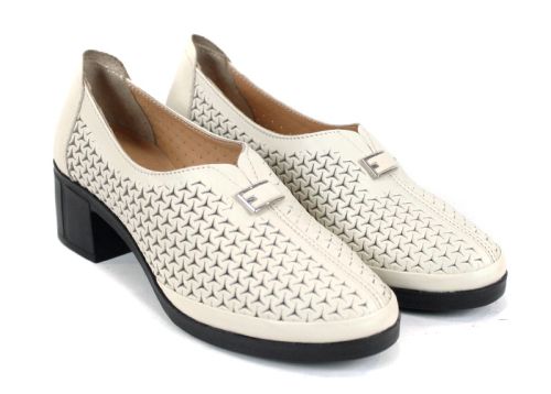 Talora Mien – дамски летни обувки в бежово с перфорация и удобен нисък ток