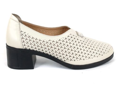 Talora Mien – дамски летни обувки в бежово с перфорация и удобен нисък ток