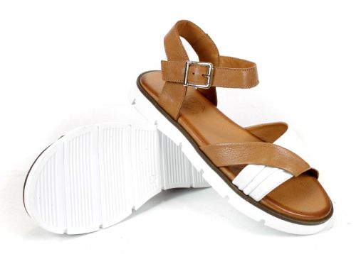 Chic Essence – дамски сандали от естествена кожа в бяло и светло кафяво с елегантен контраст