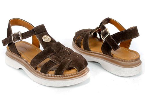 Senda Bella – дамски сандали от естествен велур в тъмно кафяво с с изразена и балансирана визия