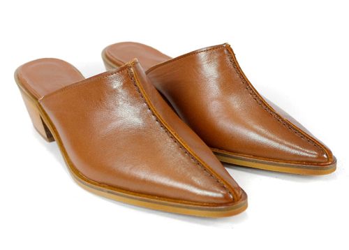 Meliora Grace – дамско сабо от естествена кожа в карамелено кафяво с елегантен силует