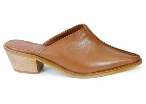 Meliora Grace – дамско сабо от естествена кожа в карамелено кафяво с елегантен силует