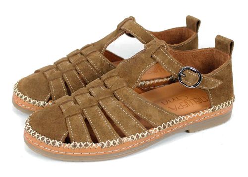 Novira Sense – дамски велурени сандали в светло кафяво с естествен комфорт и ръчен акцент