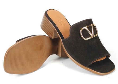 Viora Lume – дамски велурени чехли с елегантен ток в тъмно кафяво