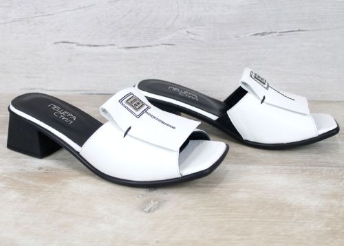 дамски чехли на ток от естествена кожа бели