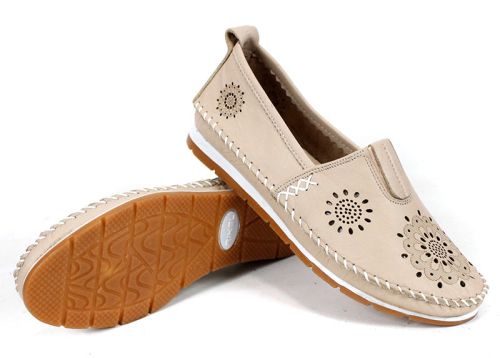 Rikel 65 – дамски летни обувки от естествена кожа в бежово