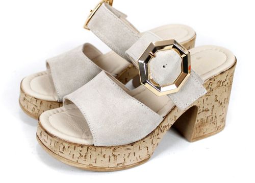 Selena Aria – papuci damă din piele velur bej cu platformă